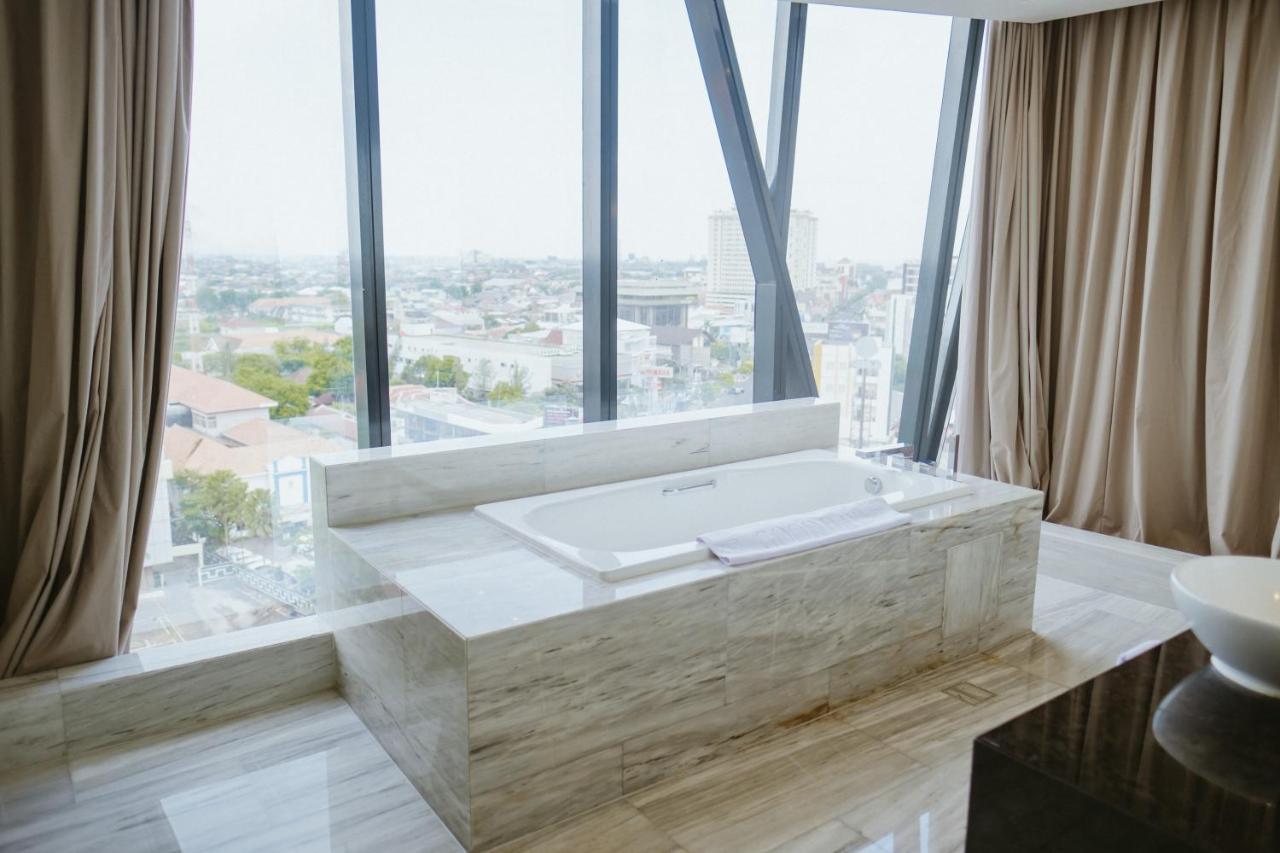 Po Hotel Semarang Eksteriør billede