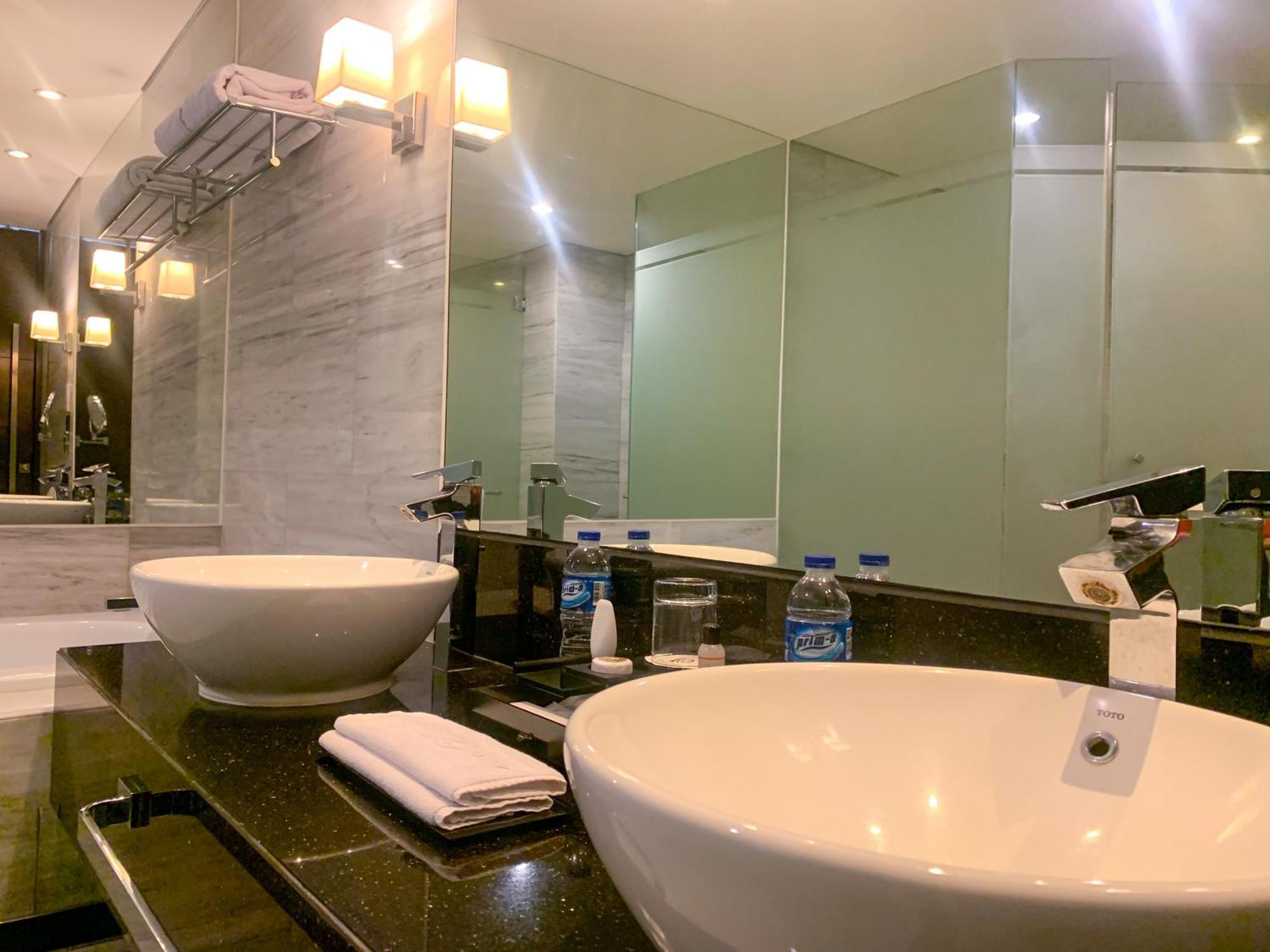 Po Hotel Semarang Eksteriør billede