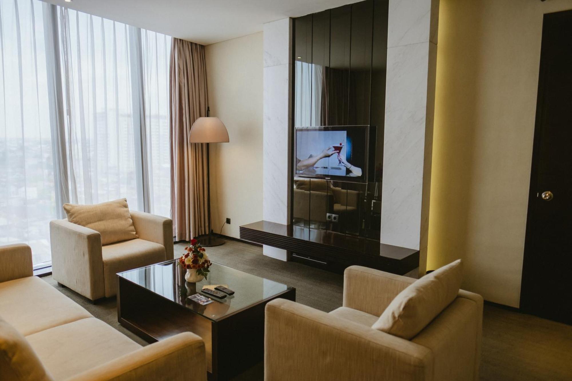 Po Hotel Semarang Eksteriør billede